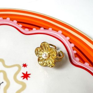 Ring Lovely Flower Goud