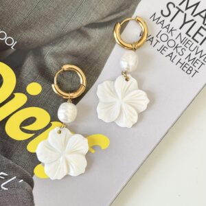 Oorbellen White Flower
