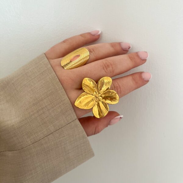 Ring Big Flower Goud - Image 2